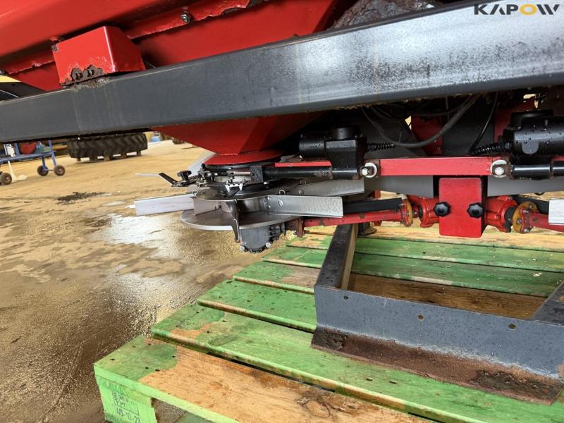 Vicon RS-W fertilizer spreader 18