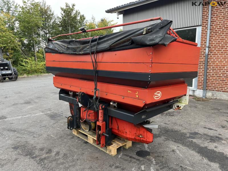 Vicon RS-W fertilizer spreader 1