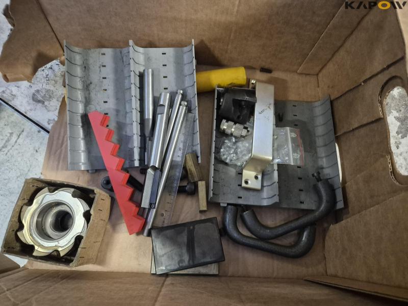 Vilh Pedersen VPU-200 milling machine with equipment 23