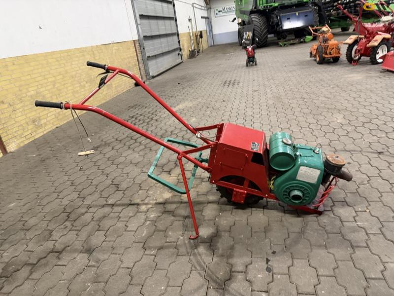 Villiers one-wheeled tool carrier 4