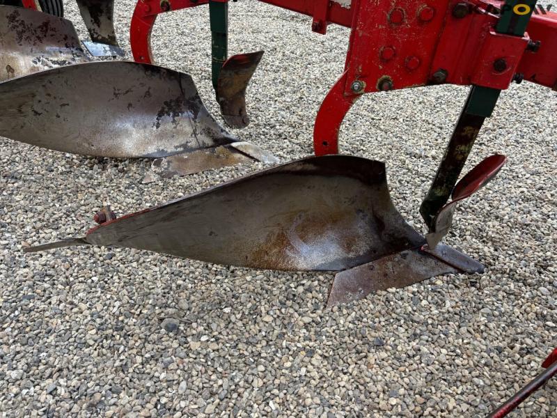 Vogel & Noot u furrow reversible plough 36