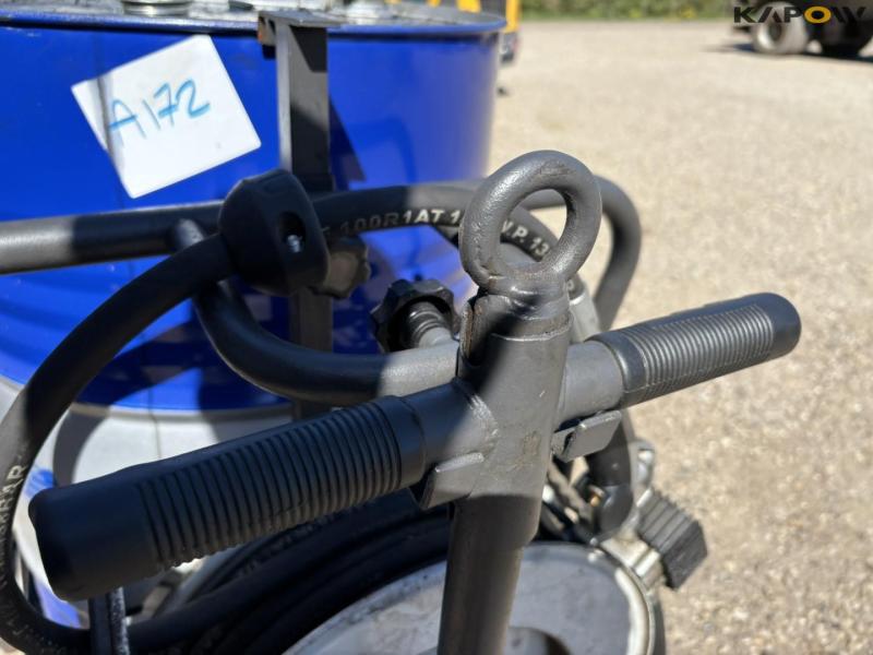 Trolley with oil pump 20