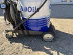 Trolley with oil pump 9