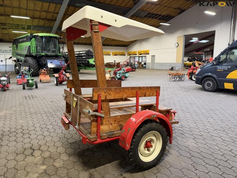 Carriage with seating 5