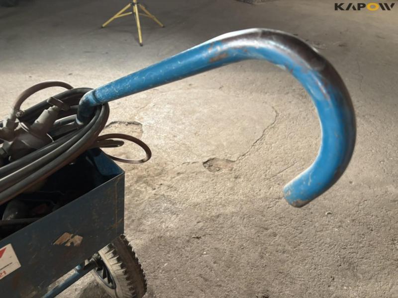 Trolley for Oxygen and Gas Cylinders 16