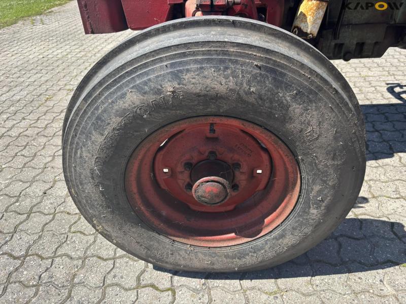 Volvo 2250 tractor 54