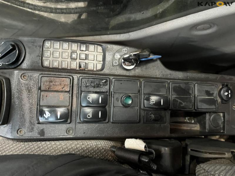 Volvo EC210CL excavator 40