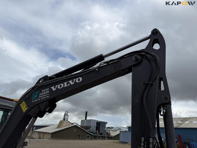 Volvo ECR50D excavator with rotary tilt 18