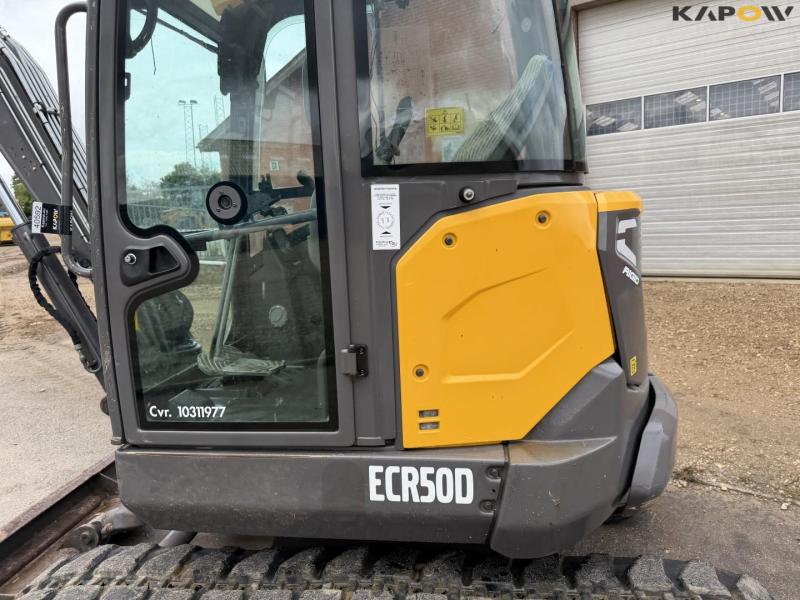 Volvo ECR50D excavator with rotary tilt 28