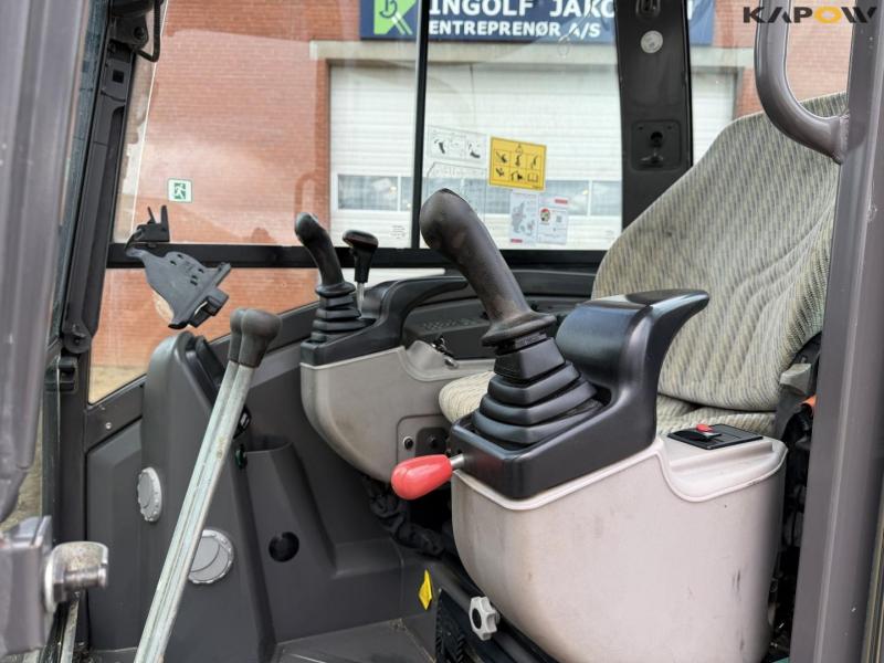 Volvo ECR50D excavator with rotary tilt 32