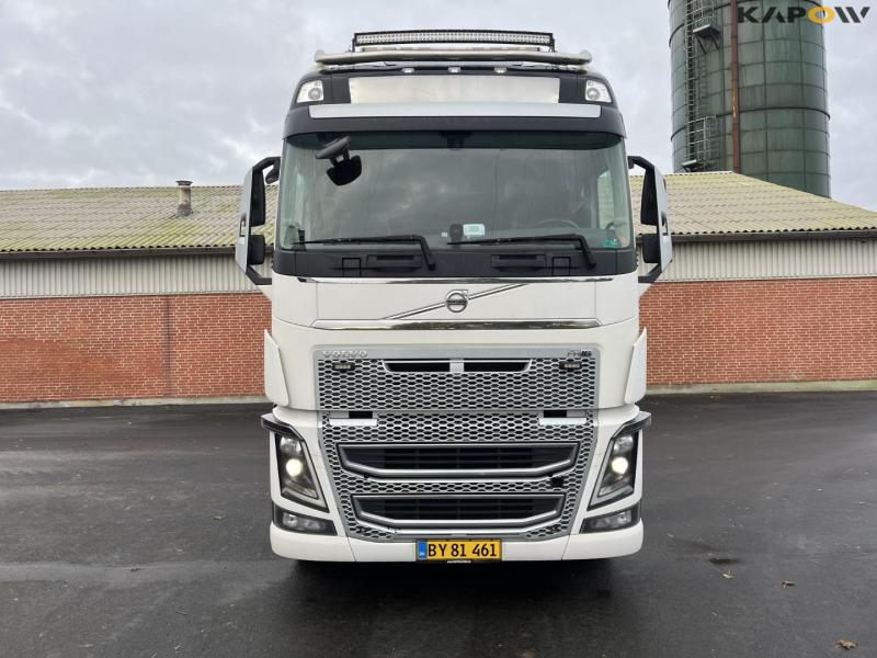 Volvo FH 16 750 6x4 truck 2