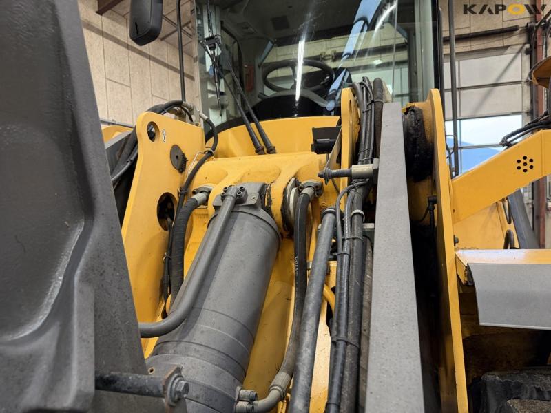 Volvo L110G loader 11