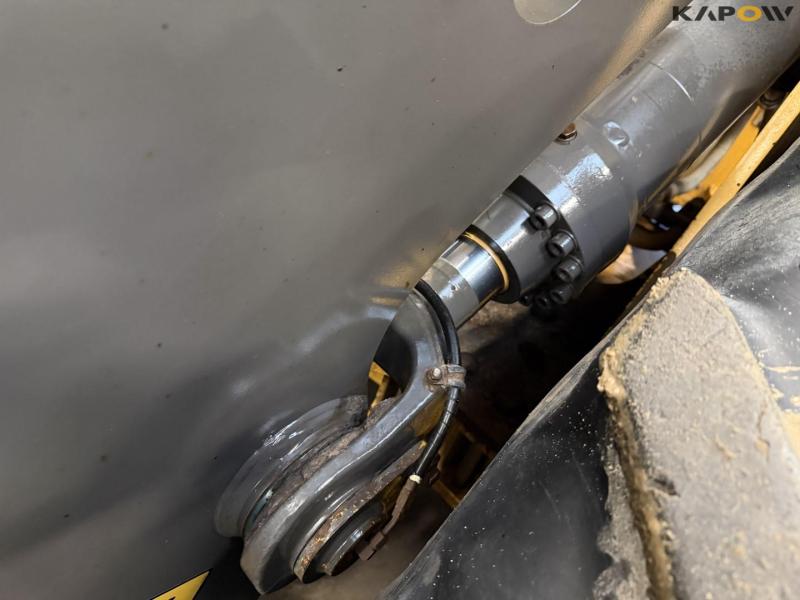 Volvo L110G loader 13