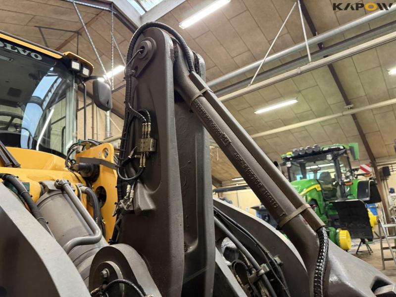 Volvo L110G loader 19