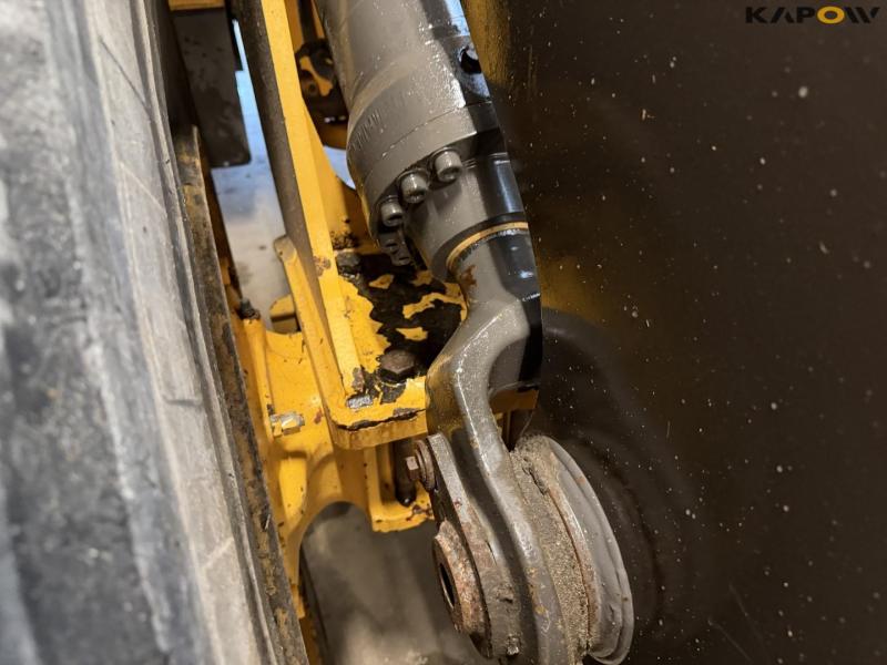 Volvo L110G loader 16