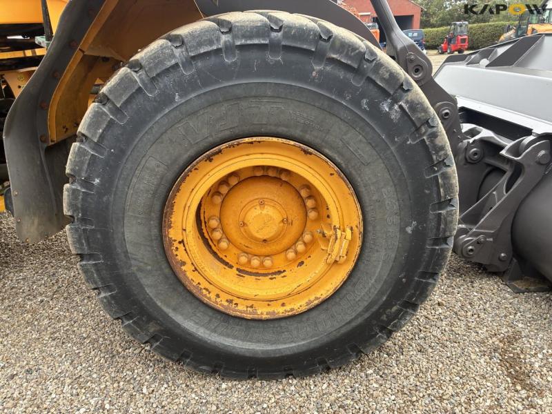 Volvo L110H wheel loader 32