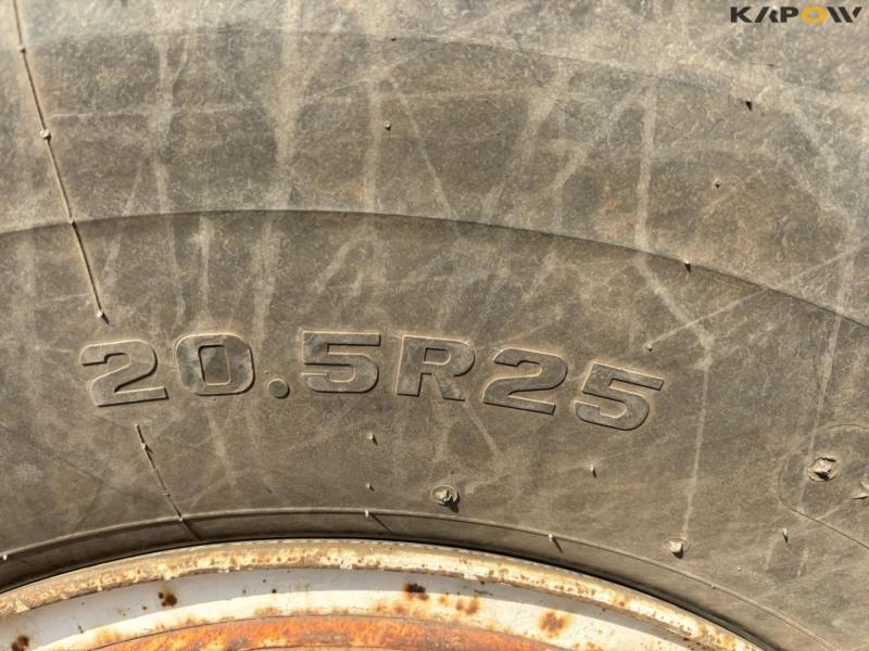 Volvo L90 wheel loader 24