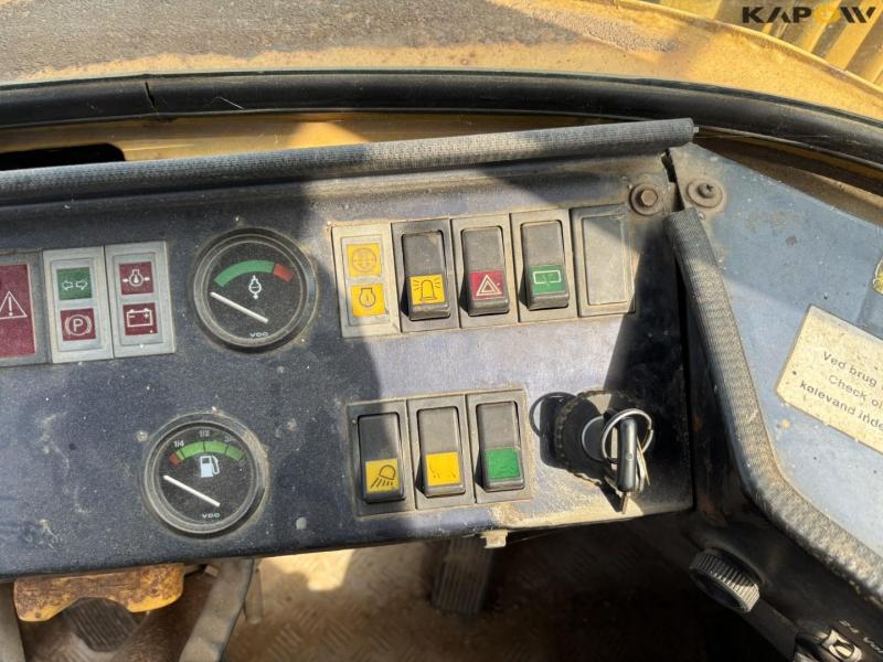 Volvo L90 wheel loader 72