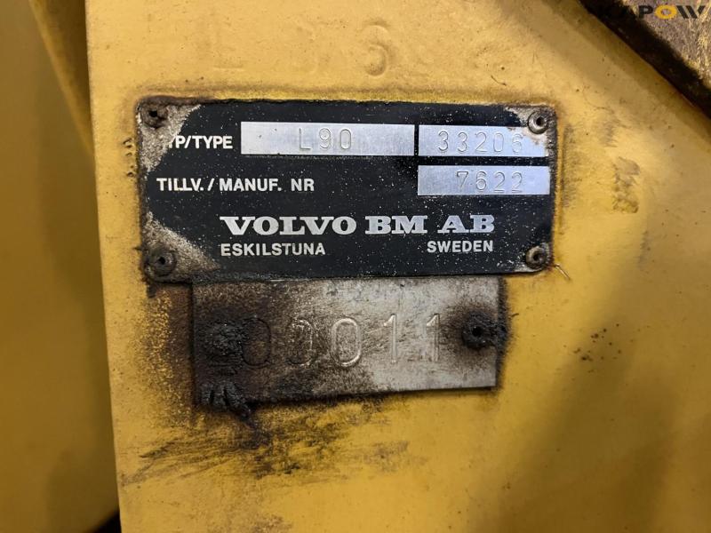 Volvo L90 loader 22
