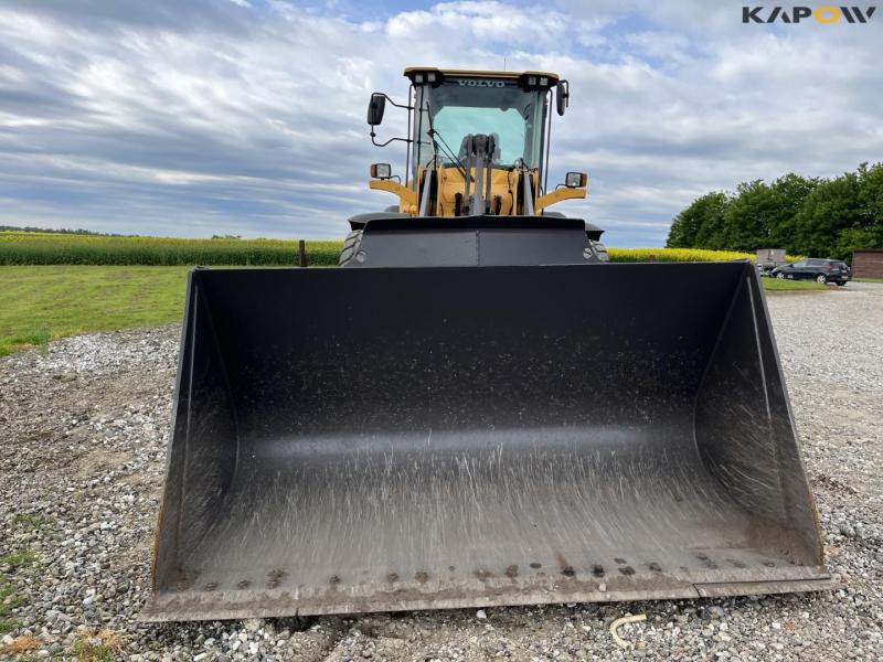 Volvo L90G wheel loader 2
