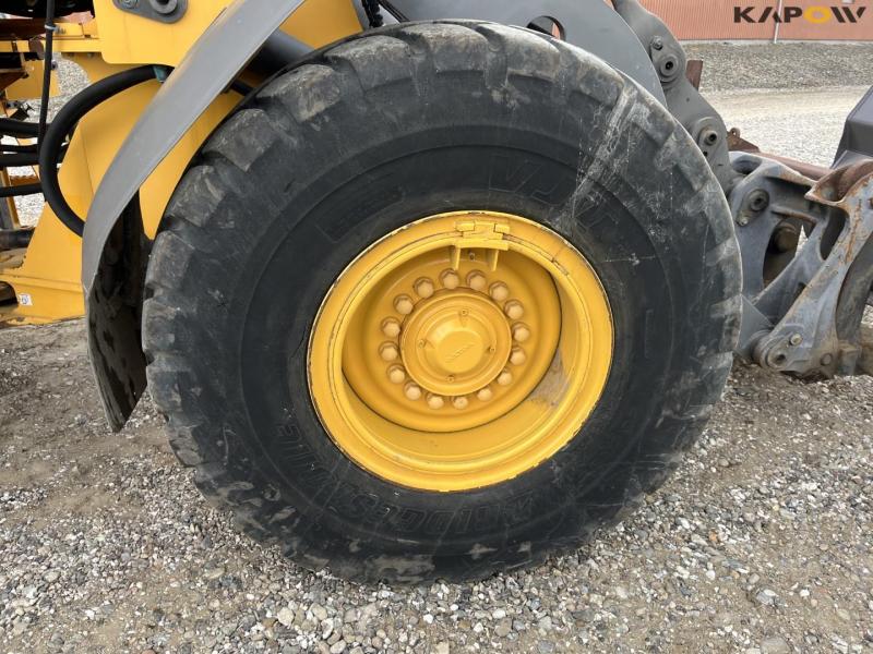 Volvo L90G wheel loader 26