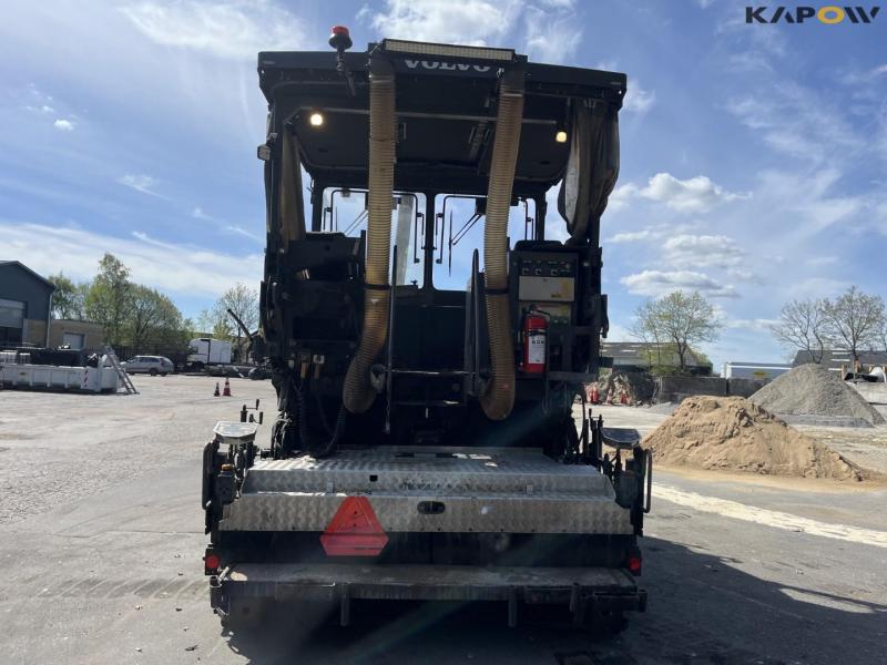 Volvo P7820C asphalt paver 6
