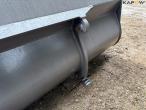 Volvo bucket with Volvo hitch 10