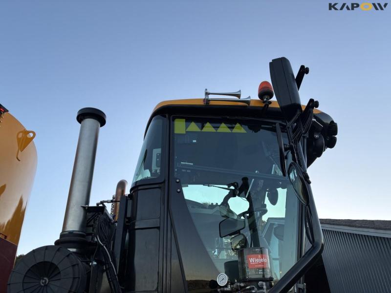 Vredo VT4556 tractor/ Vredo ZBV 2500Zc trailer 73