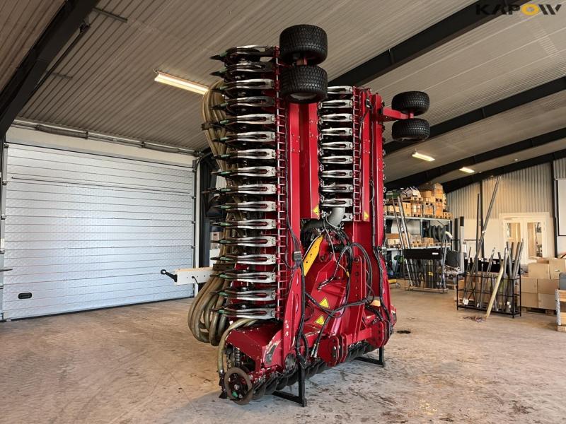 Vredo ZB3 12068 slit seeder 3