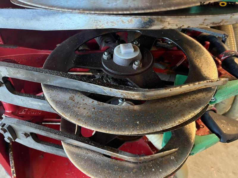 Vredo ZB3 12068 slit seeder 9