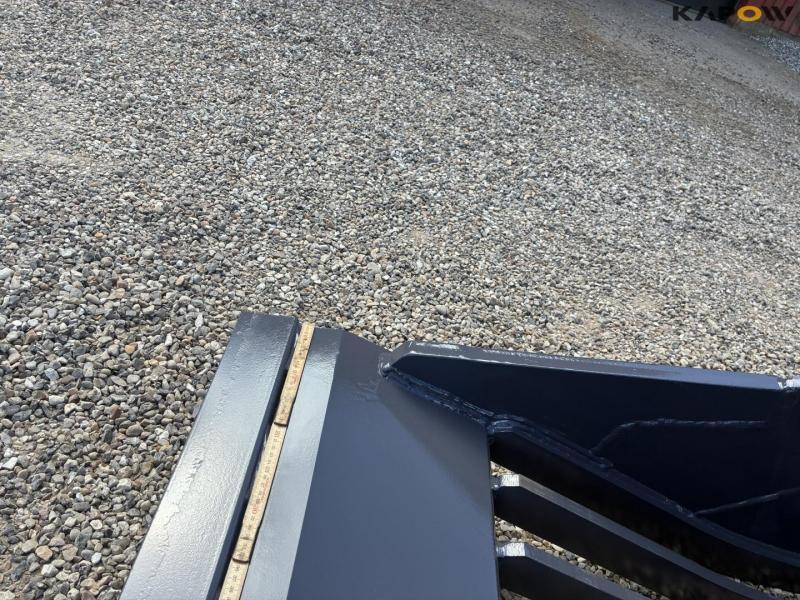 VS rake bucket with S70 hitch 12