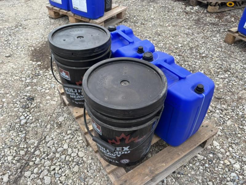 Vultrex grease and Titan Utto WB transmission oil 2