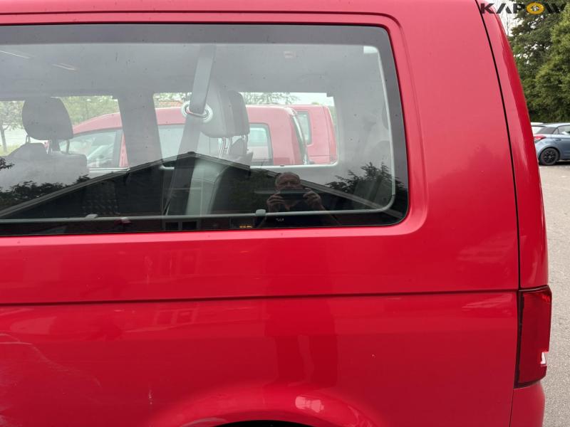 VW Caravelle 2.0 TDI 140 HP 9-person bus 38