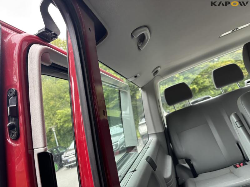 VW Caravelle 2.0 TDI 140 HP 9-person bus 87