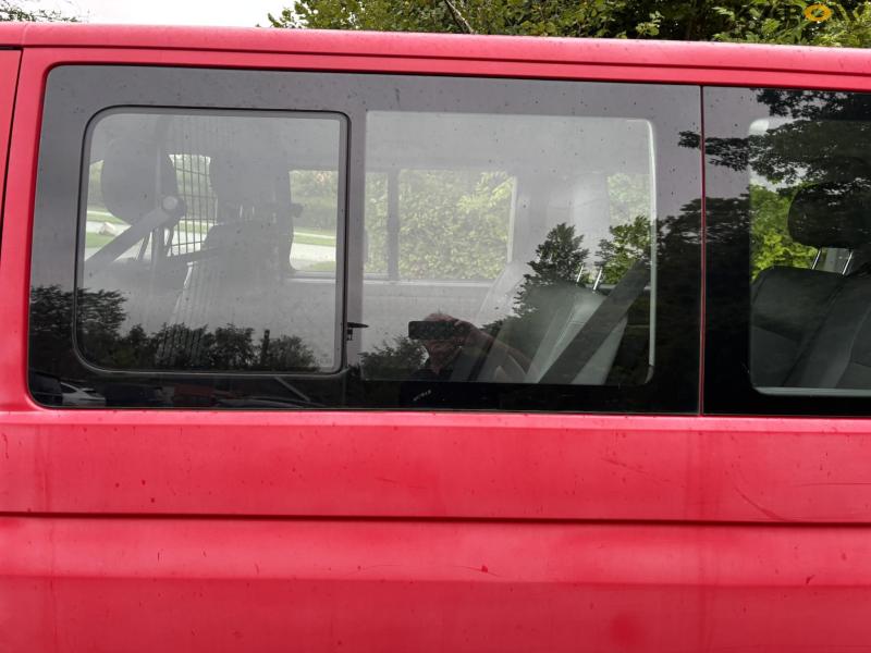 VW Caravelle 2.5 TDI 130 Hp 9-person bus 46