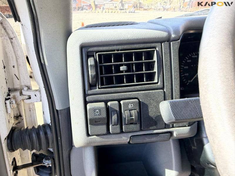 VW Caravelle passenger car 23