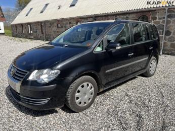 VW Touran 1.6 passenger car
