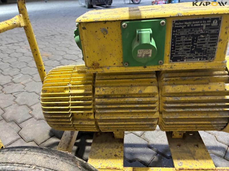 Wacker FU 4/200SW motor with 2 concrete vibrators 8