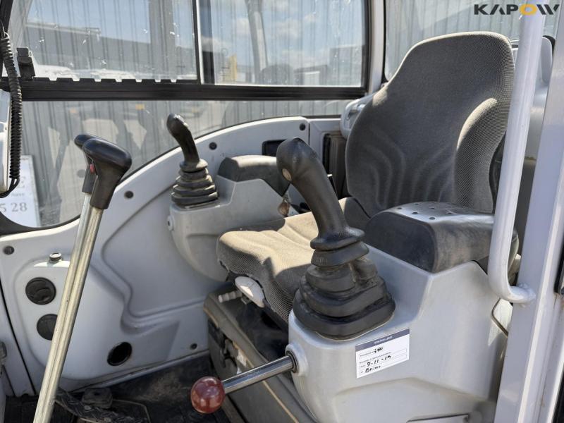 Wacker Neuson 2503 mini excavator 21