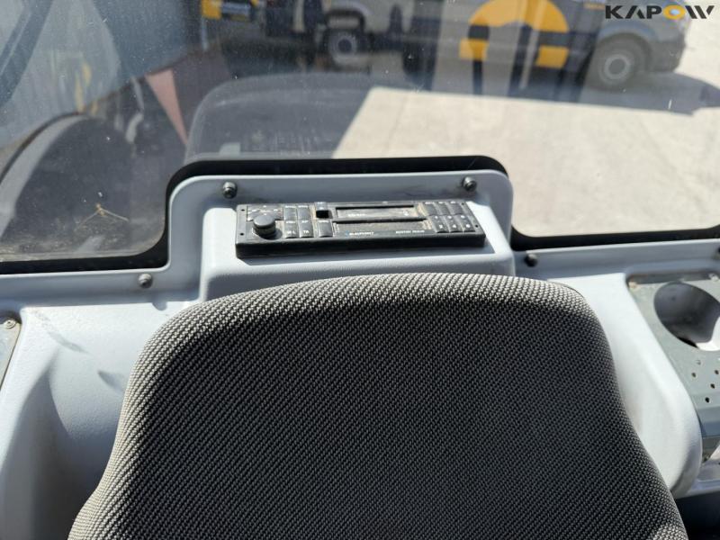 Wacker Neuson 2503 mini excavator 31