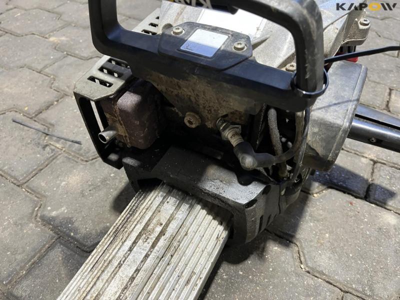 Wacker Neuson concrete hammer 11