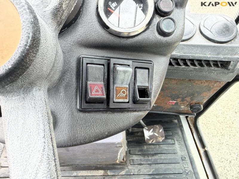 Weidemann 1770 skid steer loader 31