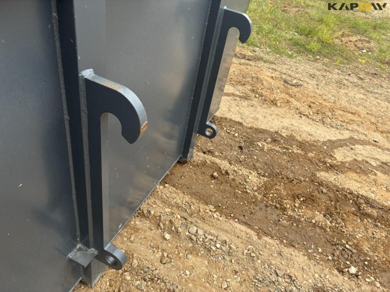 Weizcon container with quick change 12