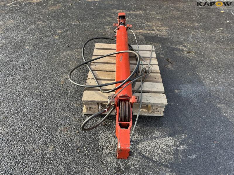 Lifting cylinder for Westfield grain auger 2