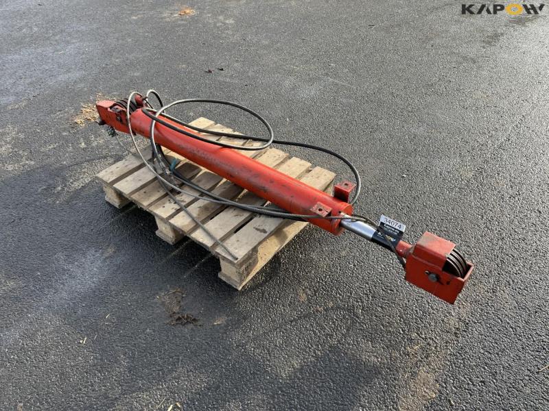 Lifting cylinder for Westfield grain auger 7