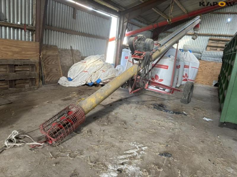 Westfield WR 80-26 grain auger 1