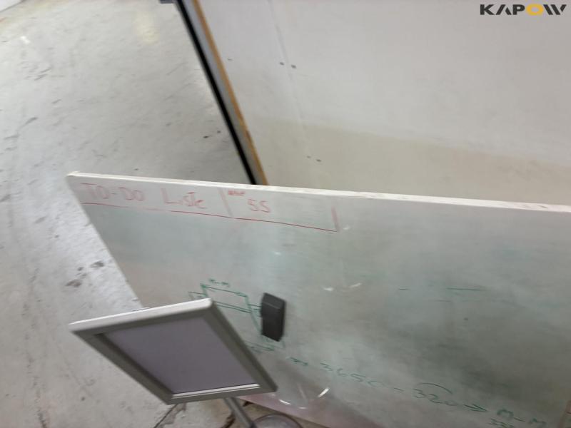Whiteboards and signs 20
