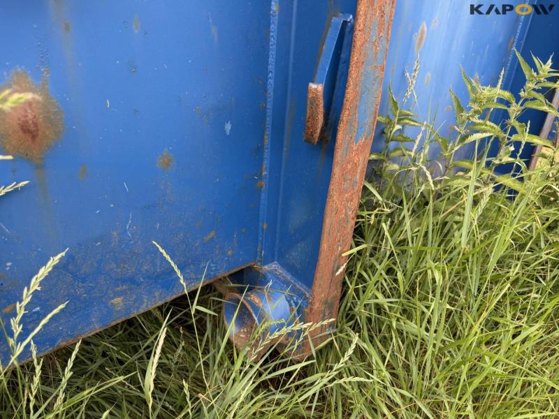 Wire hoist container 14