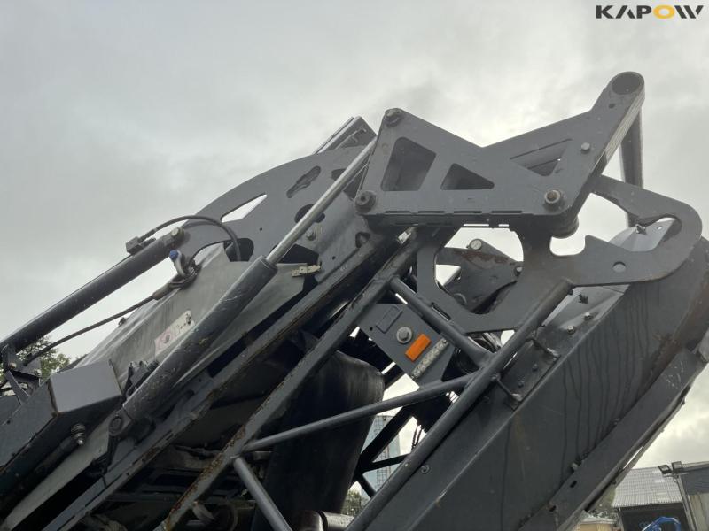 Wirtgen W100 CFI asphalt cutter with conveyor belt 17