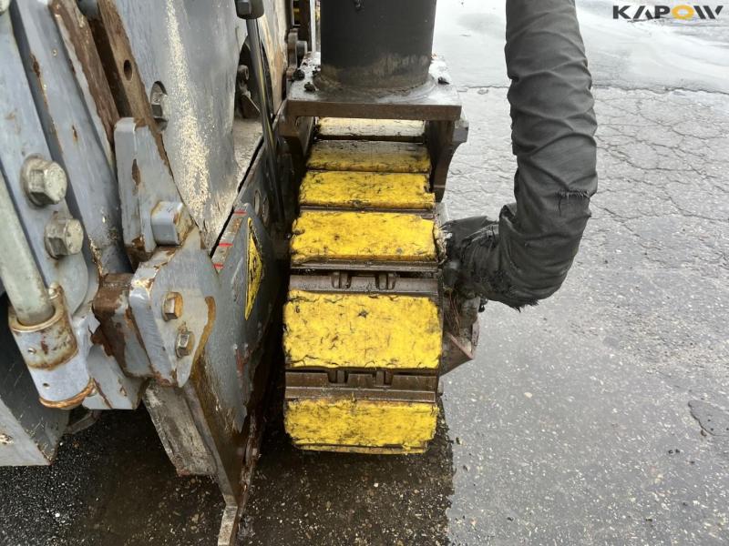 Wirtgen W100 CFI asphalt cutter with conveyor belt 29